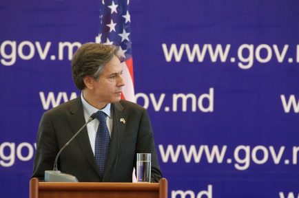Προσδεθείτε, αναταράξεις – του Α. Τριφύλλη