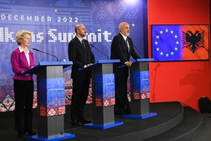 “Cooperation between Greece and Albania is necessary at all levels” – Ioannis Paparizos