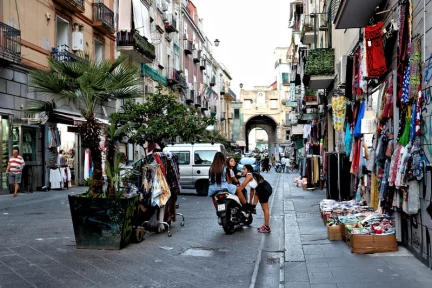 Italy: Is the ‘erosion of the middle class’ behind the election result? – Manos Matsaganis
