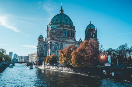 “Munich” or Ostpolitik? Chamberlain or Brandt? – Panayiotis Ioakimidis