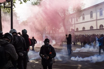 France: The violence of a heterogeneous antisystemism – Triandafyllos Karatrantos