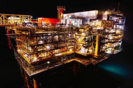 Oil soars as gas plummets, uncertainties remain – Michalis Mathioulakis