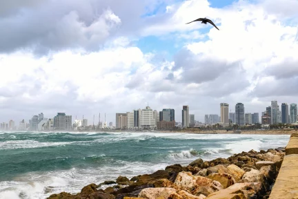Difficulties for ceasefire – Artificial crisis between Netanyahu and Gants – Gabriel Haritos