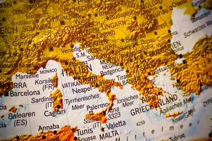 Loukas Tsoukalis analyzes: Europe at a critical crossroads